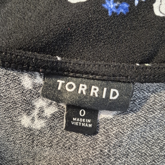 Torrid Dress Black Floral Cold Shoulder Wrap Surplice Vneck Flounced Hem Size  L - Picture 9 of 10